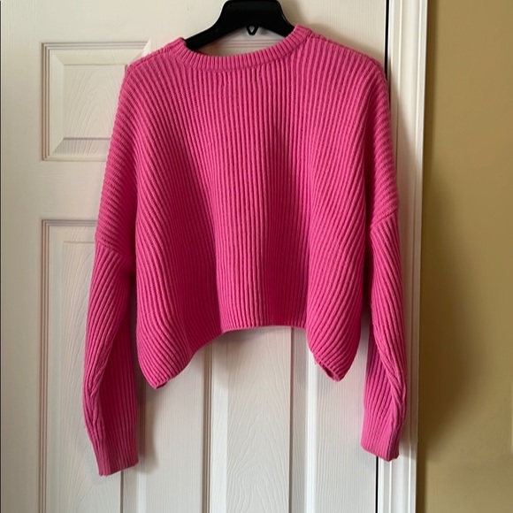 Pink sweater - Picture 2 of 2